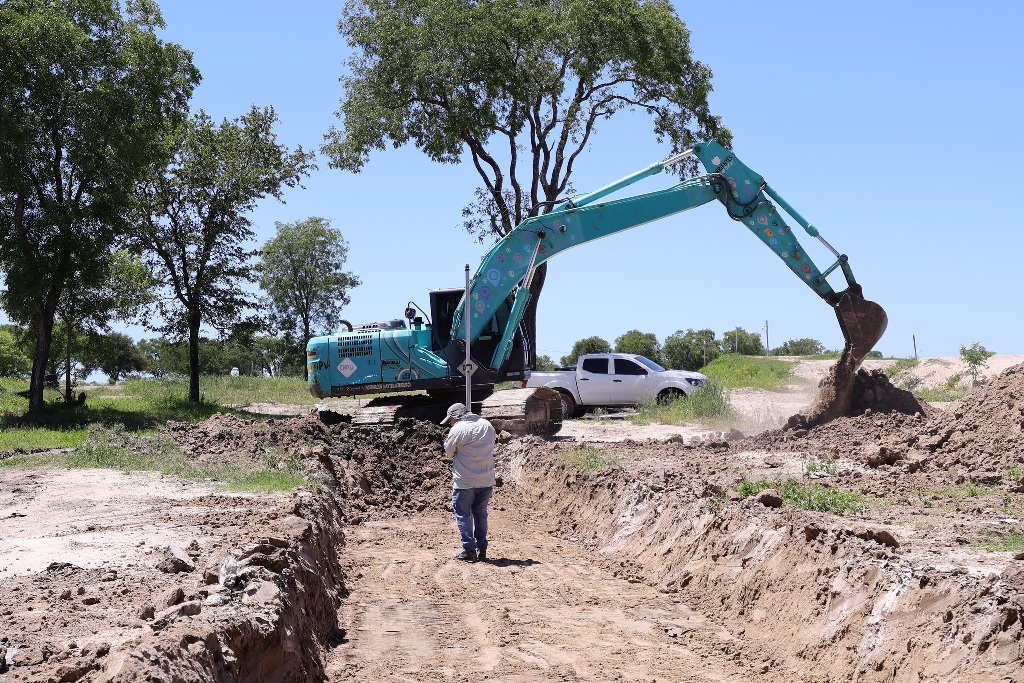 Juan Pablo Valdés dio la orden para el inicio de trabajos pluviales en canales y tuberías en el barrio Perichón de Capital
