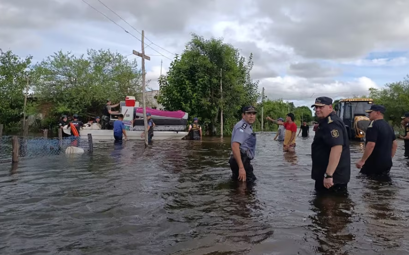 Inundaciones en Corrientes: más de 300 evacuados en San Luis del Palmar, la zona más complicada donde la lluvia no da tregua