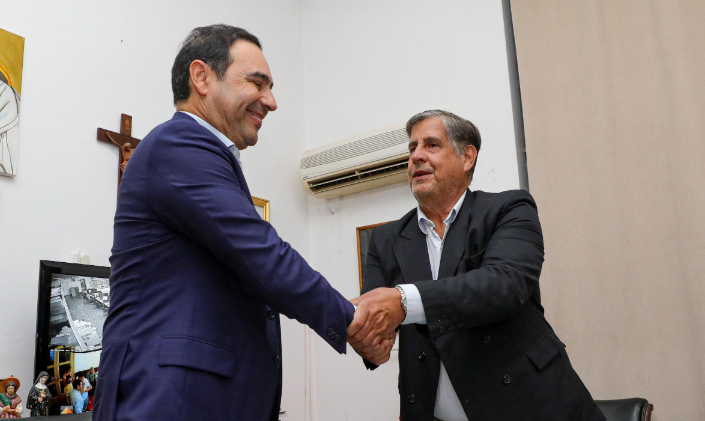 Aniversario de Esquina: Valdés entregó el título de propiedad del Museo municipal