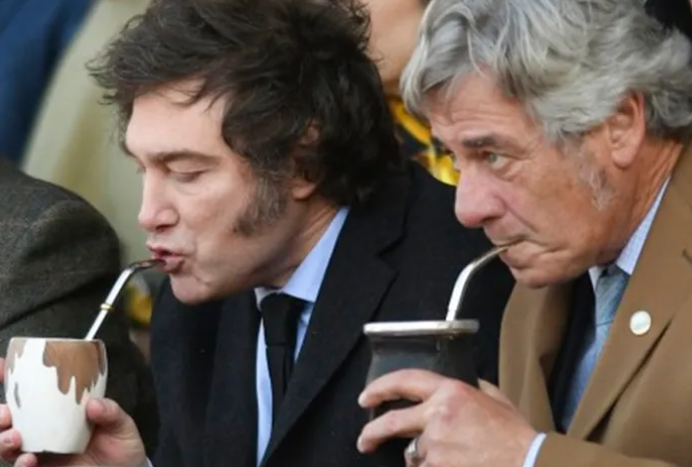 Javier Milei recibe a la Mesa de Enlace en medio del malestar por la suba de retenciones y el inicio de la Expo Rural 2025