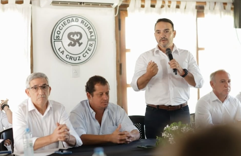 VALDÉS SE REUNIÓ CON REPRESENTANTES DE LA ASOCIACIÓN DE SOCIEDADES RURALES DE CORRIENTES