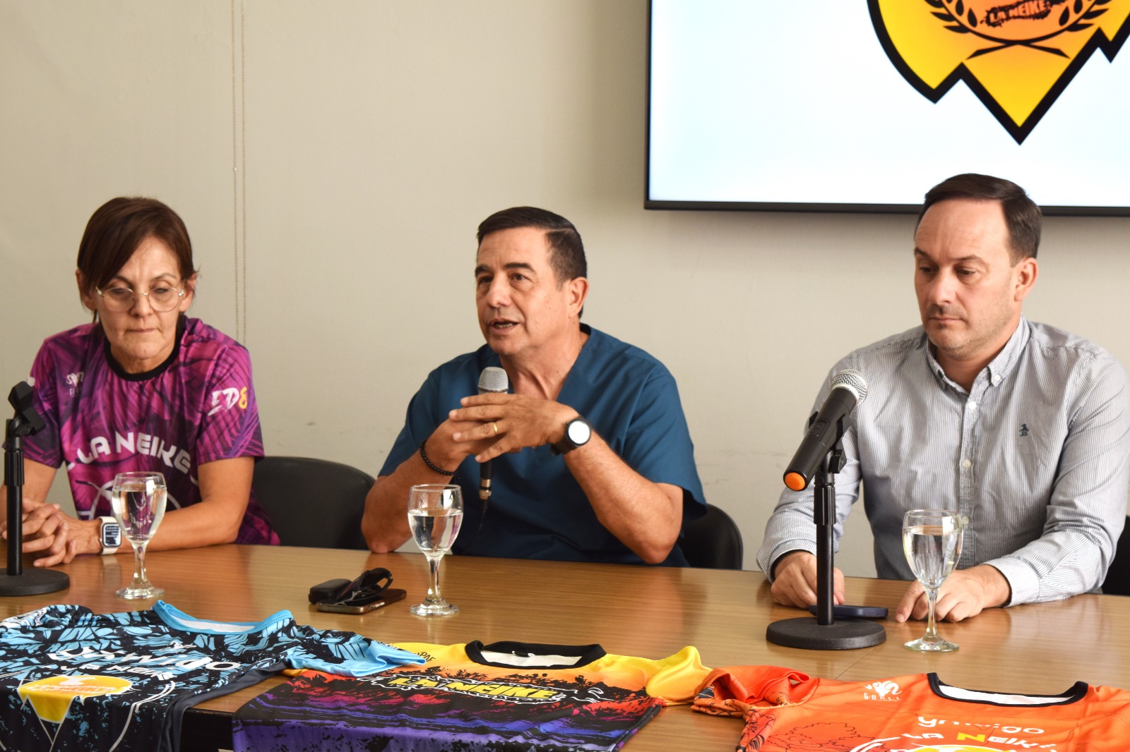 LA NÉIKE: UN TRAIL RUNNING DE NIVEL CON UN BUEN “TERCER TIEMPO”