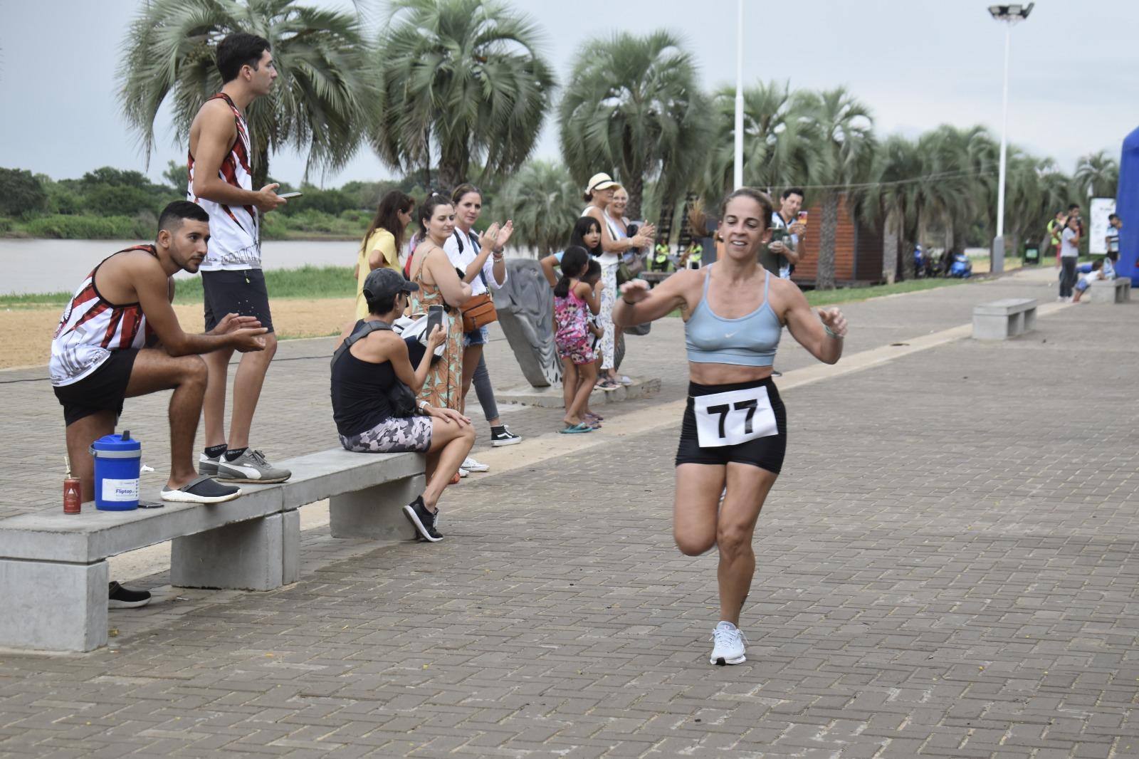 TRIATLÓN CIUDAD DE GOYA: AGUSTÍN WENDKER KOSSMAN Y LAURA PASCUAL BRILLARON EN LA COMPETENCIA