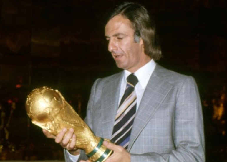 Murió César Luis Menotti, clave en la historia del fútbol argentino