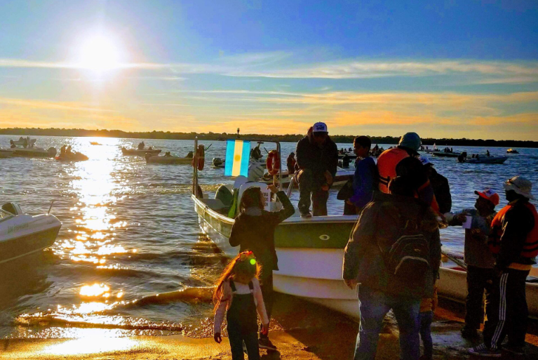 EL CONCURSO DE PESCA DEL SURUBÍ DE ITUZAINGÓ GENERA INGRESOS PARA EMPRENDEDORES Y PRESTADORES DE SERVICIOS