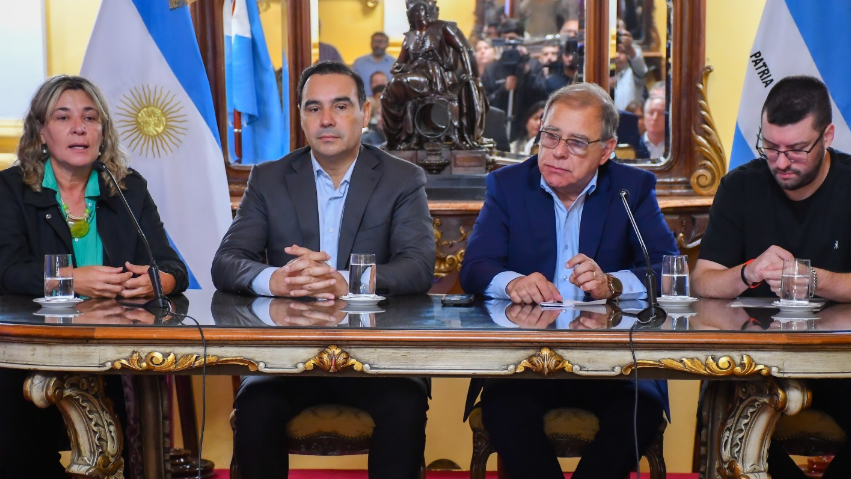 Valdés encabezó el lanzamiento de los Carnavales Provinciales 2025 en Casa de Gobierno