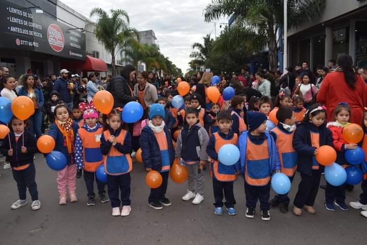   JARDINES DE INFANTES SE PREPARAN PARA CELEBRAR SU DÍA EN UN GRAN DESFILE POR LAS CALLES DE LA CIUDAD