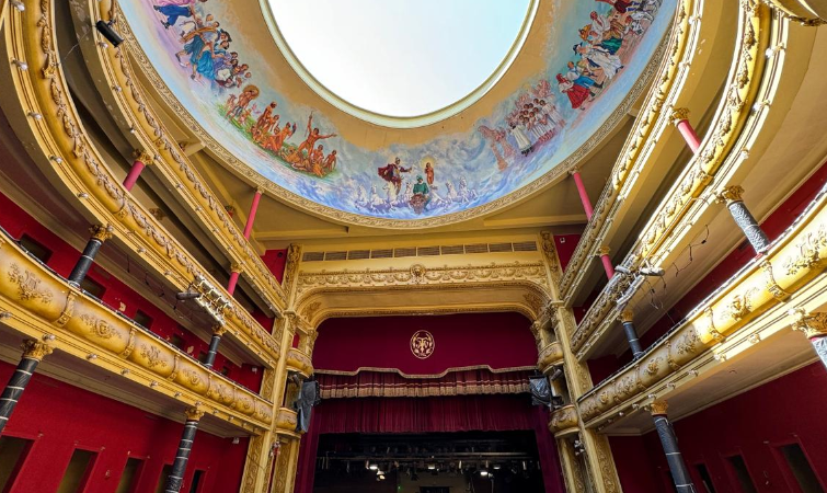 El Teatro Oficial Juan de Vera abre su temporada 2025 con el programa “El Vera Itinerante”