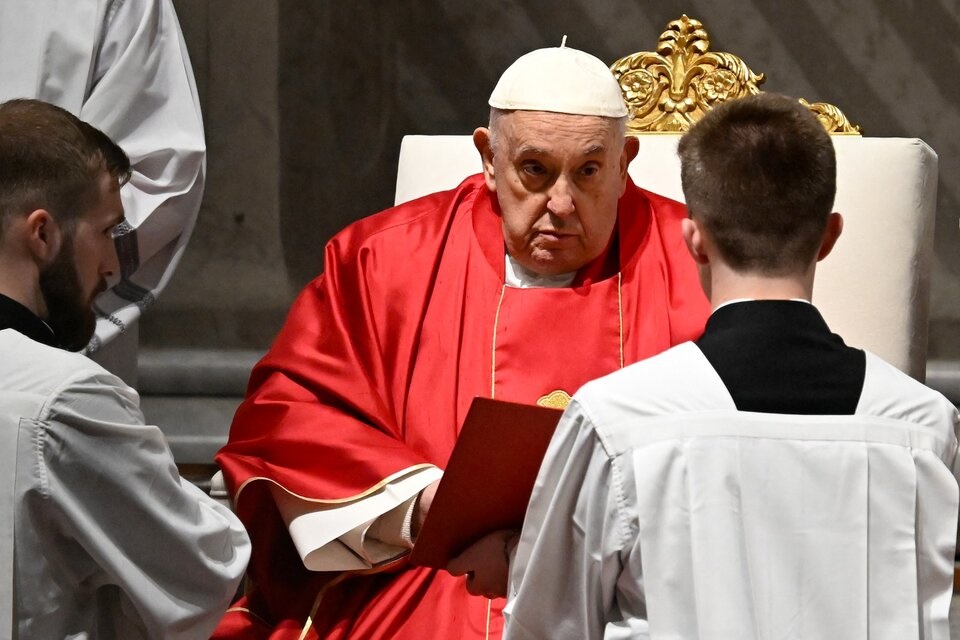 El Papa Francisco renunció a presidir el Vía Crucis 