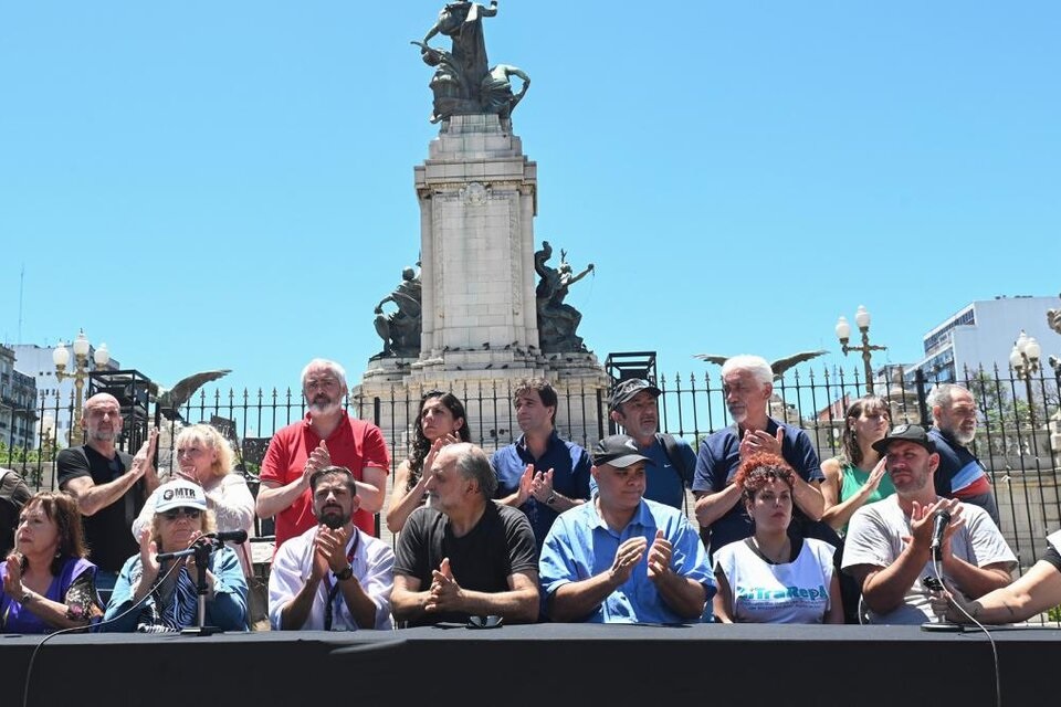 Protesta y vigilia contra la ley ómnibus