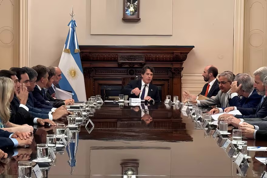 Tras casi cuatro horas, terminó la reuinión de los gobernadores y el Ejecutivo: hay desacuerdo por Ganancias