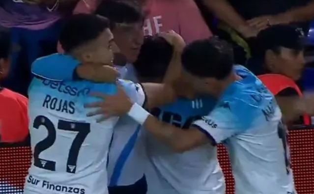 Racing va por todo: le ganó 2-0 a Rosario Central y no se baja de la Liga Profesional