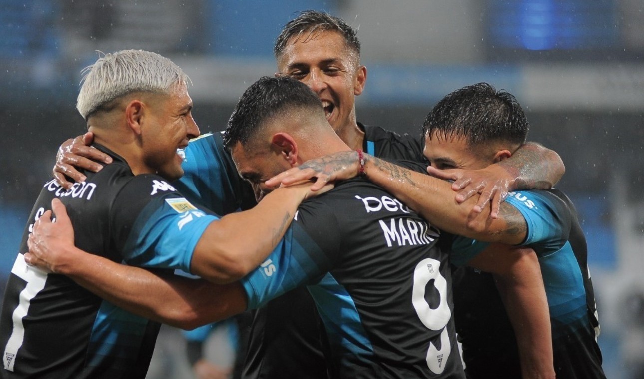 Racing goleó a Godoy Cruz ,Con goles de Maravilla, Carbonero y Rojas.