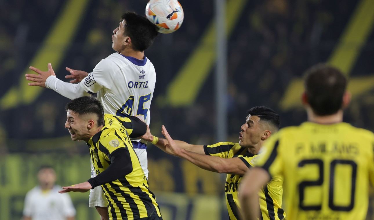 Rosario Central perdió contra Peñarol en Uruguay y quedó afuera de la Copa Libertadores