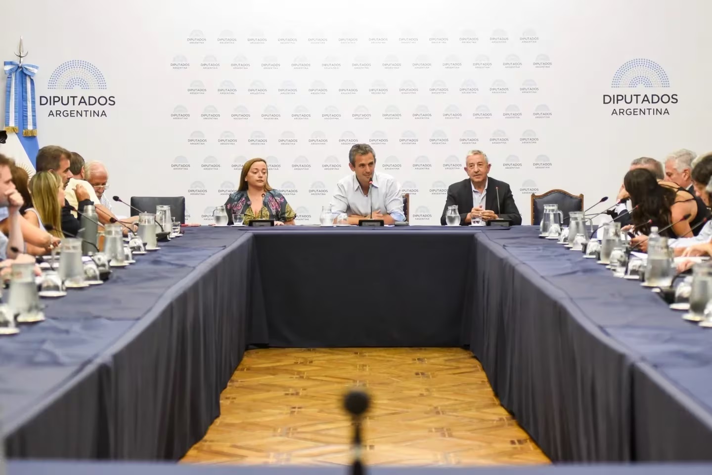 Sesión de 50 horas y varios puntos de conflicto: Diputados se prepara para tratar la Ley Ómnibus