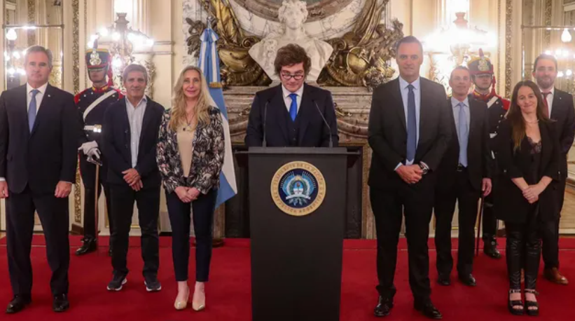 Javier Milei destacó el fallo a favor de YPF, pero arremetió: "Expropiar está mal"