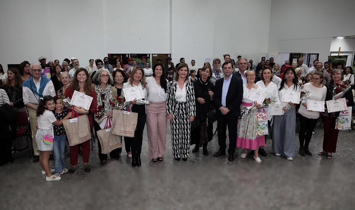 MUJERES DE GOYA DESTACADAS EN HOMENAJE EN LA CASA DE CORRIENTES EN BUENOS AIRES