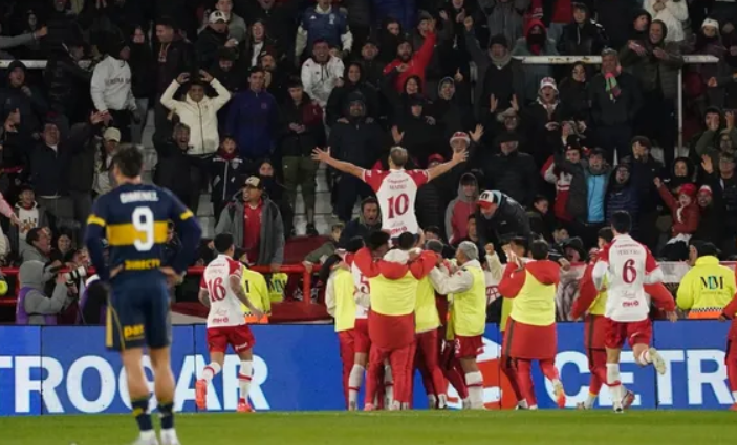 Boca perdió con Huracán en el Ducó y profundizó su crisis