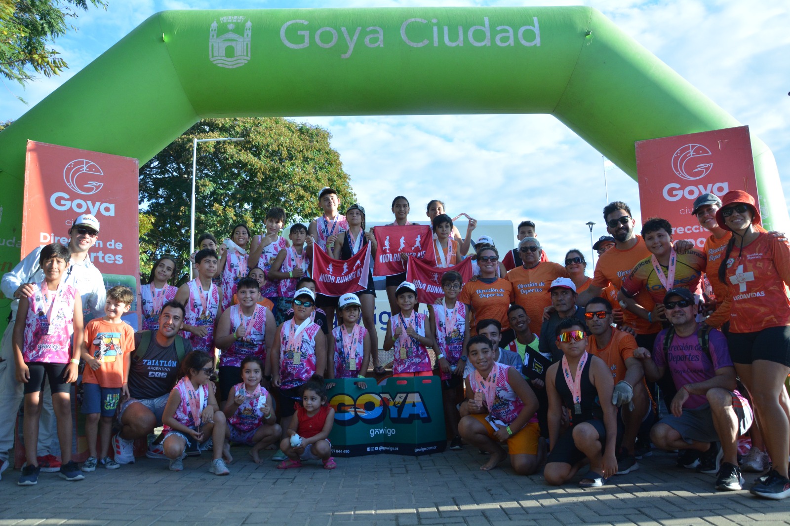 FINALIZÓ CON ÉXITO LA COMPETENCIA DE PEQUEÑOS "TRIATLETAS" EN GOYA