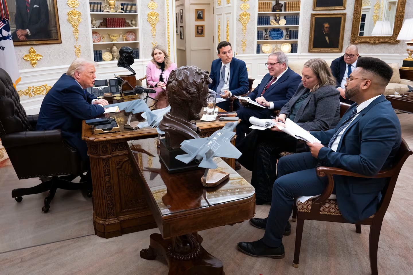 Donald Trump anunció que canceló la segunda ola de ataques en Venezuela ante la liberación de presos políticos