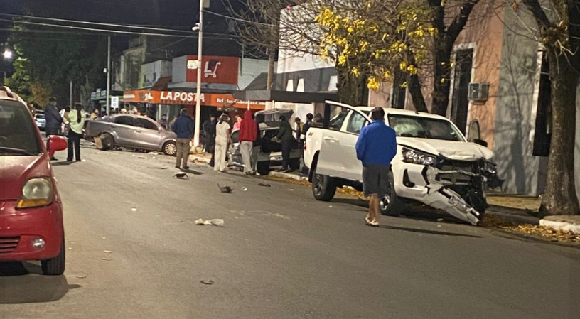 BRUTAL CHOQUE EN AV. CAA GUAZÚ Y ENTRE RÍOS: UNA MUJER HERIDA DE GRAVEDAD