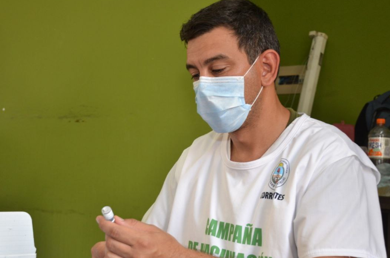 SALUD PÚBLICA RECOMIENDA VACUNARSE, LAVARSE LAS MANOS, VENTILAR AMBIENTES Y EL USO DE BARBIJO EN CASO DE SÍNTOMA RESPIRATORIO