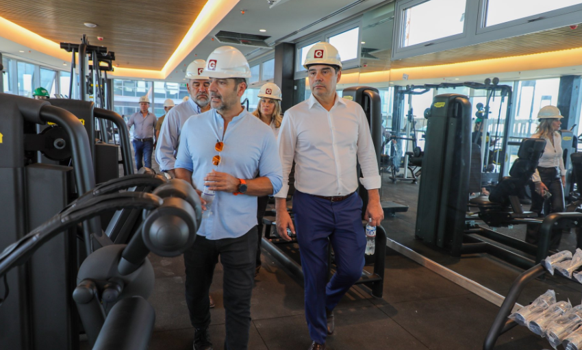Valdés recorrió la obra en construcción del Hotel Marriott