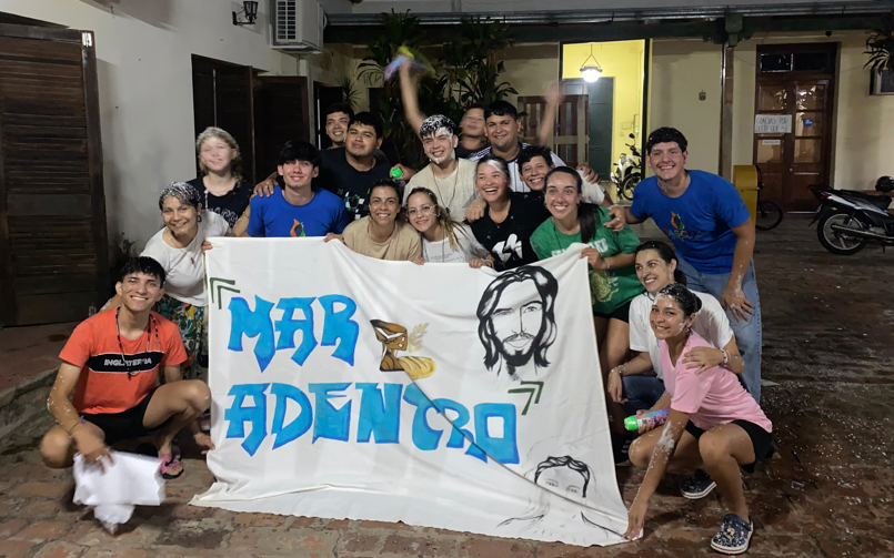 Jóvenes de "Mar Adentro" misionan en el barrio El Chacal