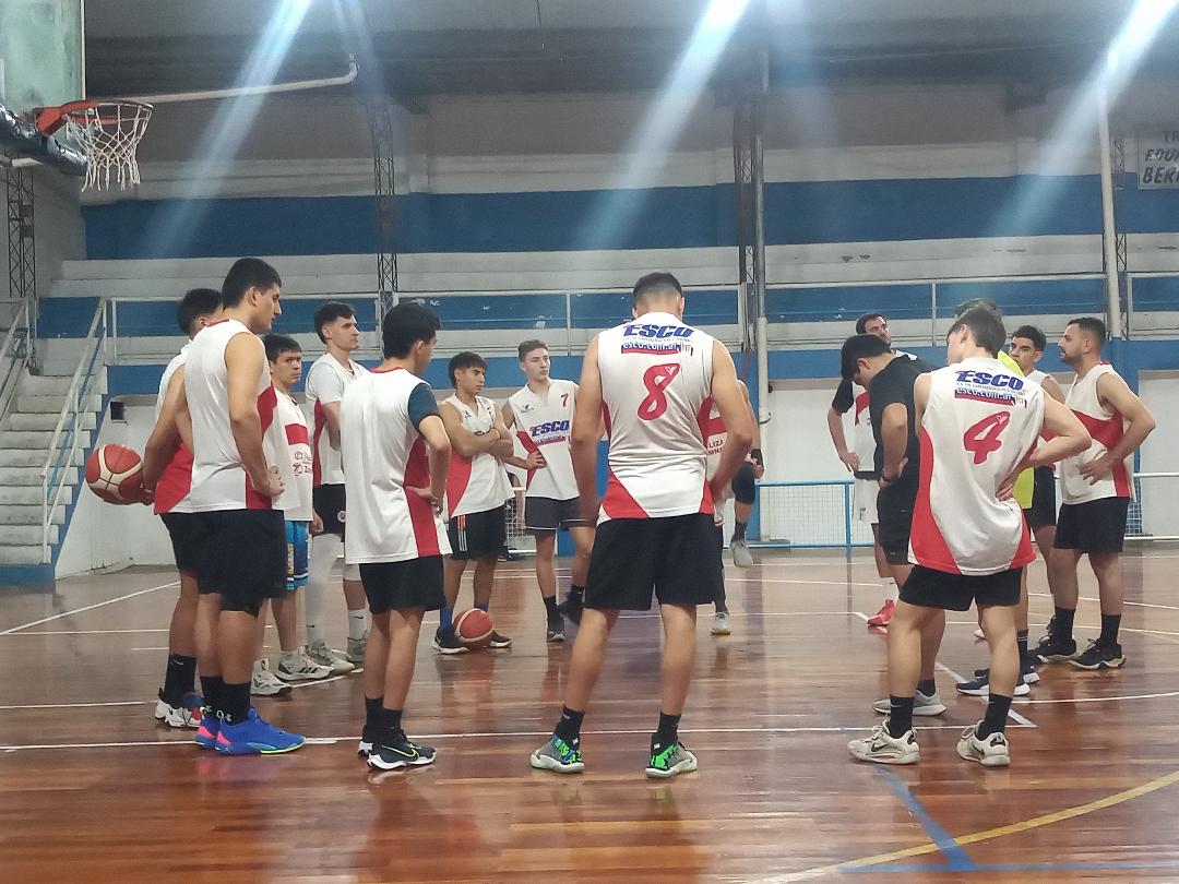 LIGA PREFEDERAL DE BASQUET: Unión entrena con la mira puesta en San Lorenzo