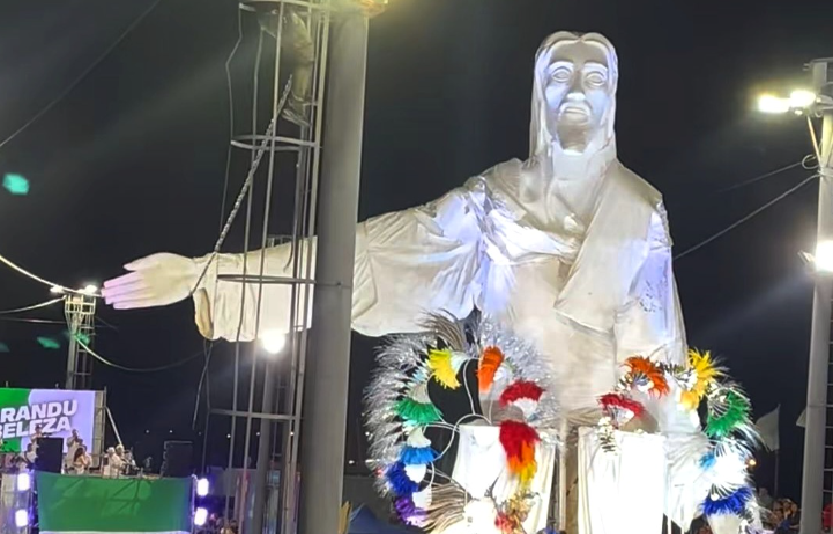 Carnaval de Corrientes: accidente con una carroza dejó un herido