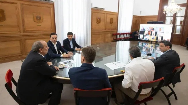  Guillermo Francos encabezó un encuentro de gobernadores antes de la cumbre con Milei 