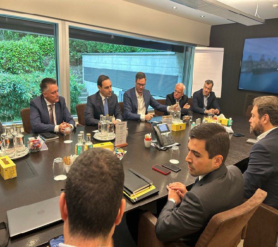 En Suiza, Valdés se reunió con empresarios para avanzar en la creación de puertos en Corrientes