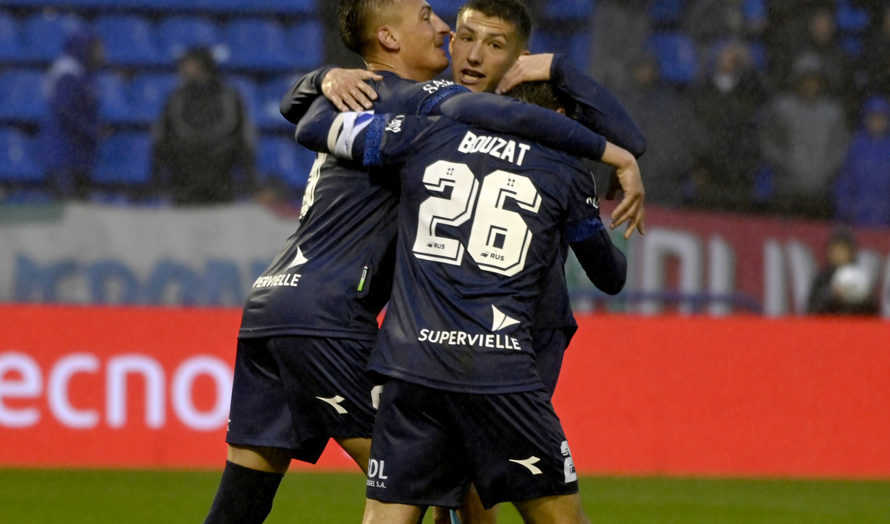 Vélez ganó, gustó y goleó ante Independiente Rivadavia y se consolida en la cima de la Liga Profesional 2024