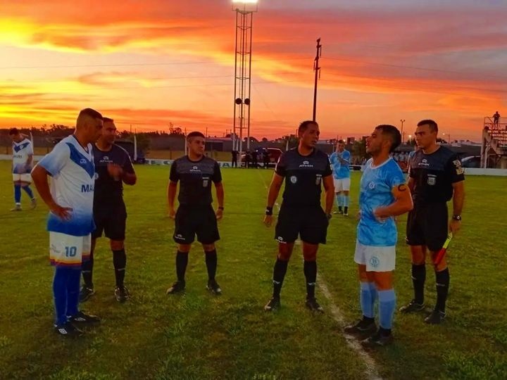 Hoy Huracan vs Victoria por la octavos de final del TRFA