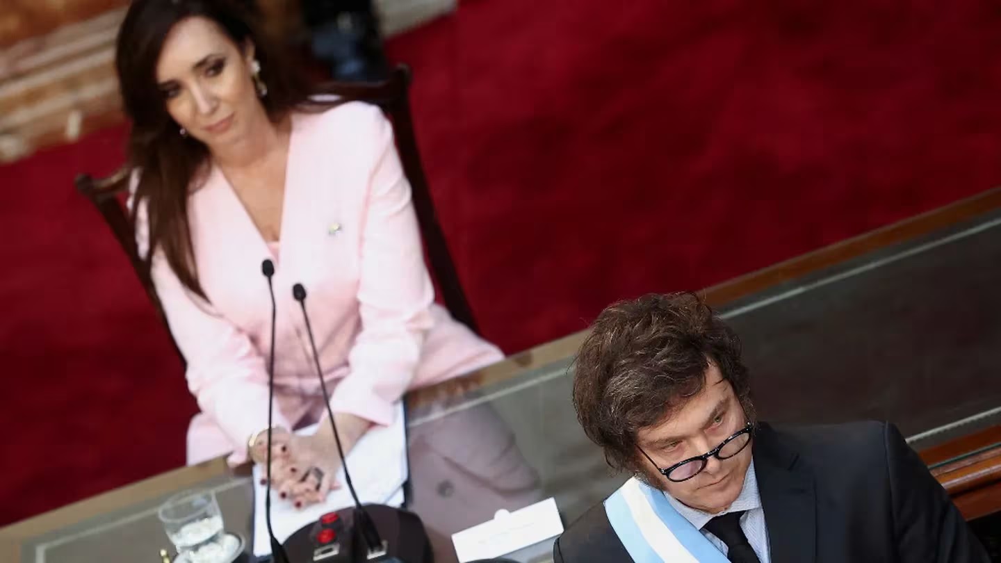 El Gobierno acusó a Villarruel de avanzar con una agenda propia al convocar una sesión por el DNU