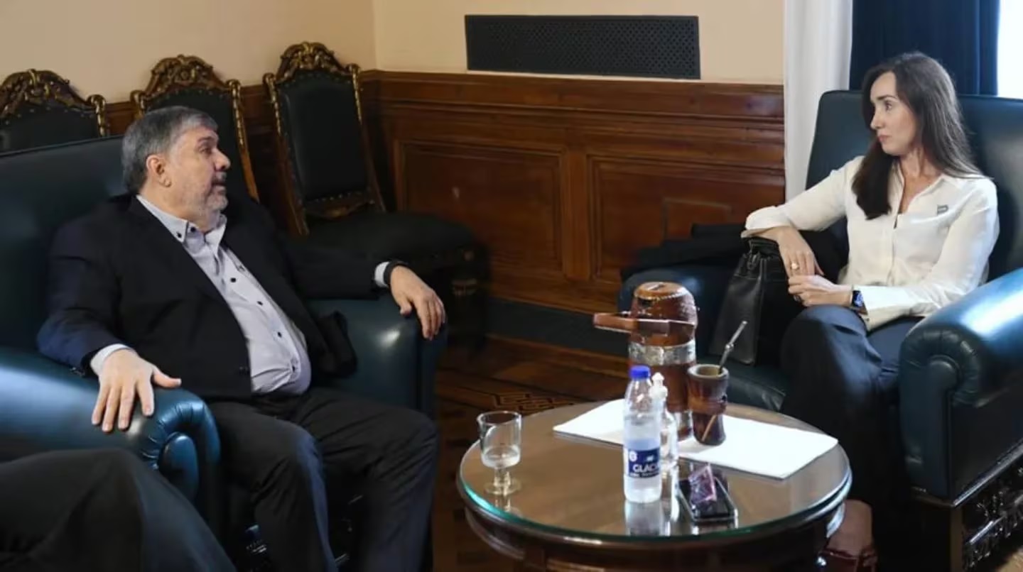 El oficialismo posterga la convocatoria al debate por el DNU y crece la tensión con Unión por la Patria