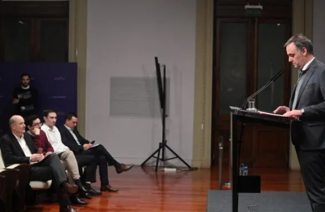 Manuel Adorni anunció el cierre de Vialidad Nacional
