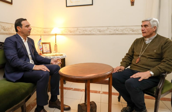 EN POS DE COOPERACIÓN MUTUA, EL GOBERNADOR SE REUNIÓ CON EL ARZOBISPO ADOLFO LARREGAIN