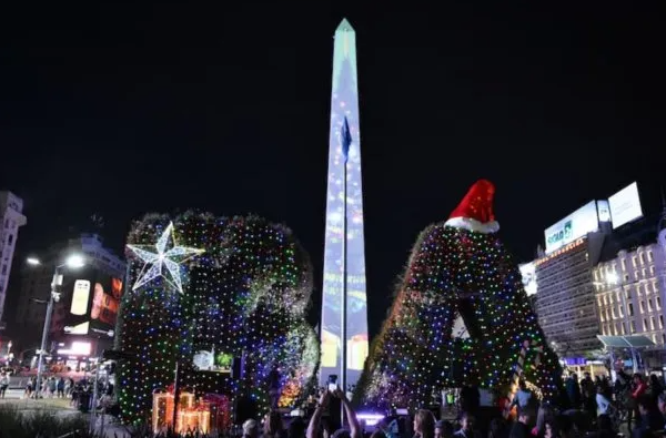 Navidad en Buenos Aires: show en el Obelisco, luces, arbolitos y mucho más